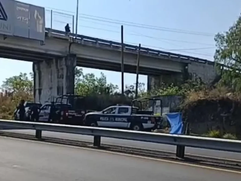 Encuentran cadáver de hombre en puente Totometla en la Vía Atlixcáyotl