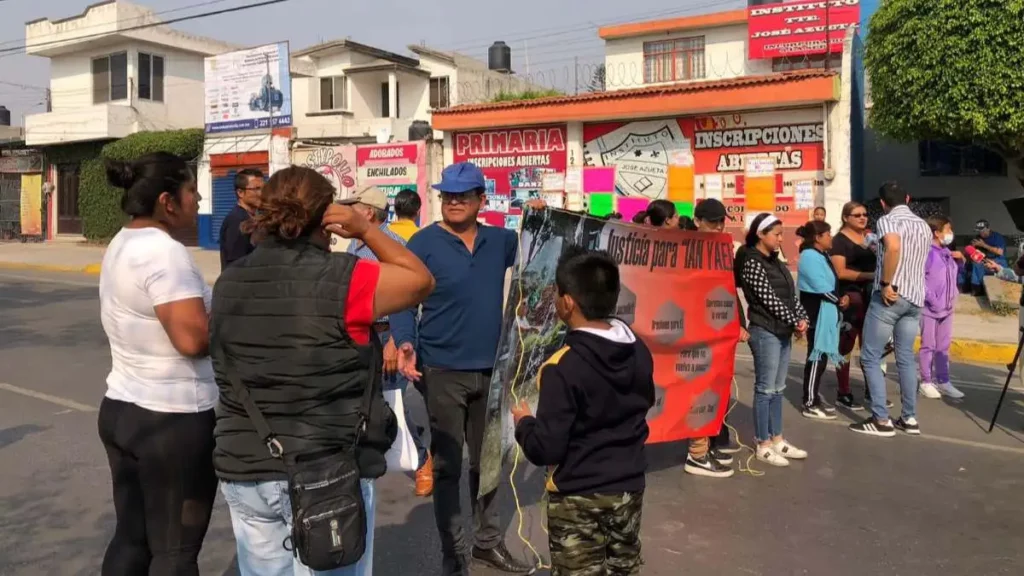 Ian Yael lleva 17 días internado tras albercada en Puebla, familia exige justicia
