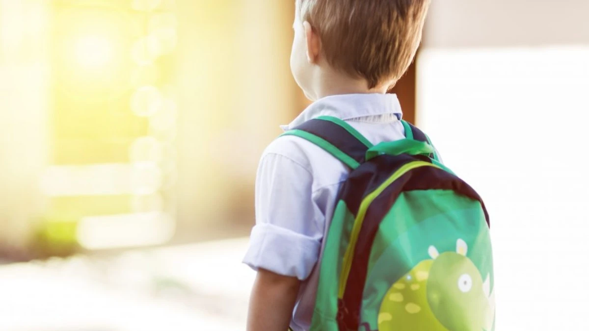 Niño de seis años se queda encerrado en la escuela, ¿padres olvidaron pasar por él?