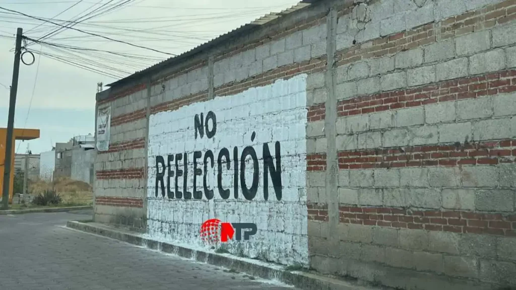 “No reelección”: pintan bardas en Cuautlancingo, protestan contra de Filomeno