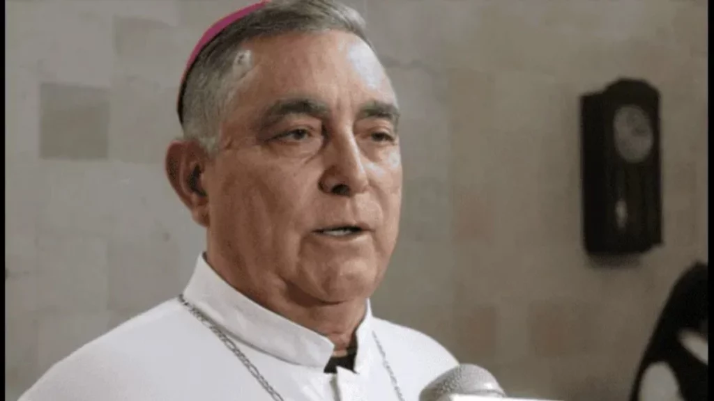 Obispo Salvador Rangel: ¿andaba o no en motel con otro hombre y viagra?