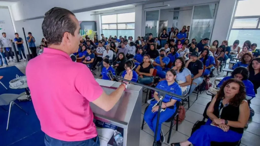 “El país cambiará en medida que haya más ciudadanos comprometidos": Mario Riestra