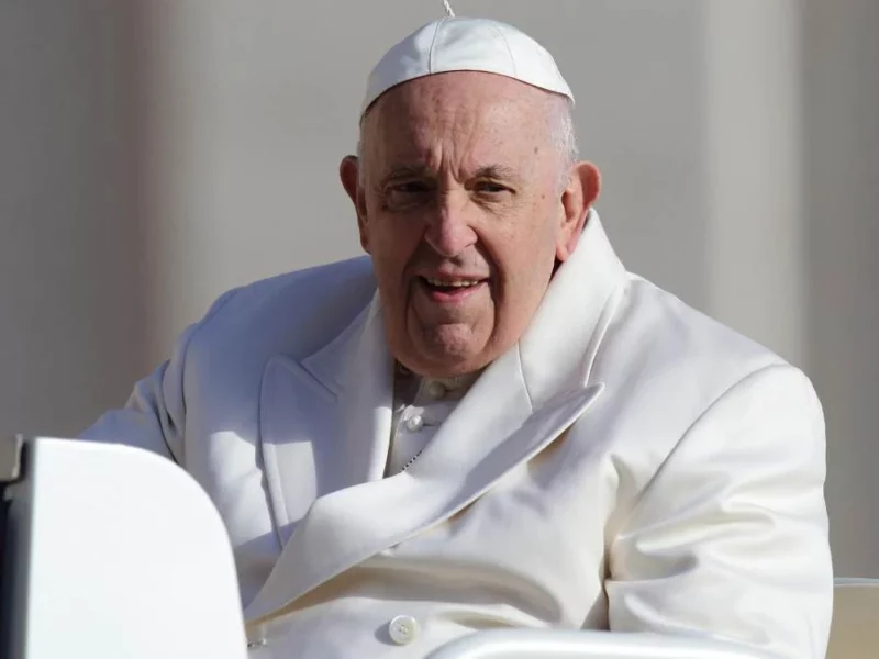 Papa Francisco critica demasiado “mariconeo” en seminarios y luego se disculpa
