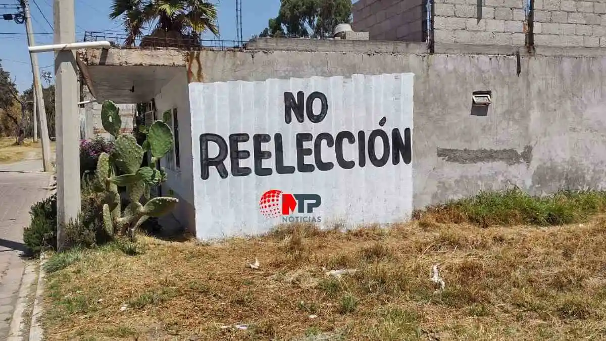 “No reelección”: pintan bardas en Cuautlancingo, protestan contra de Filomeno