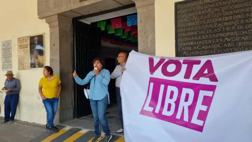 “Qué bueno que no me apoye, nadie quiere cargar con ella”: Roxana protesta contra Angon