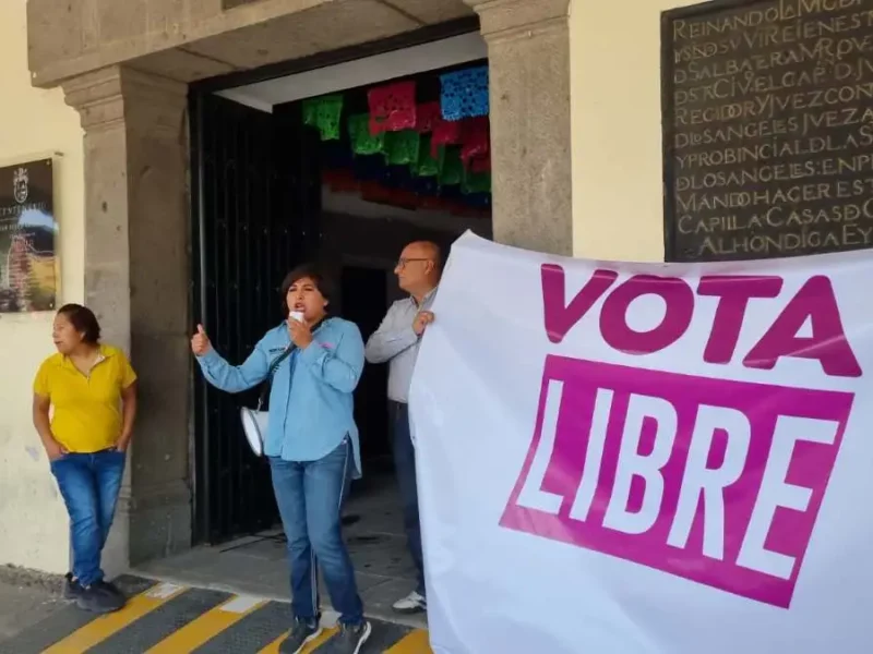 “Qué bueno que no me apoye, nadie quiere cargar con ella”: Roxana protesta contra Angon