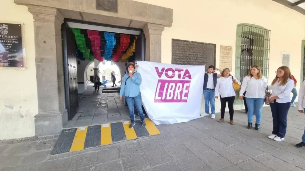 “Qué bueno que no me apoye, nadie quiere cargar con ella”: Roxana protesta contra Angon