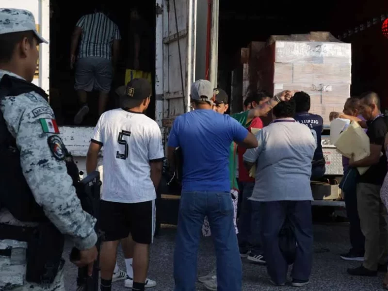Roban dos mil boletas electorales en Puebla: funcionario del IEE las trasladaba sin seguridad