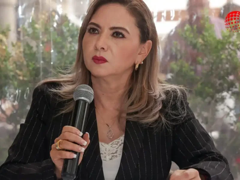 Paola Angon niega ser traidora y se anota para buscar dirigir al PAN Puebla