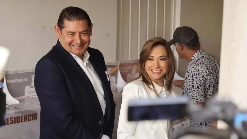 Gaby Bonilla y Ceci Arellano se reúnen para iniciar transición del DIF Puebla