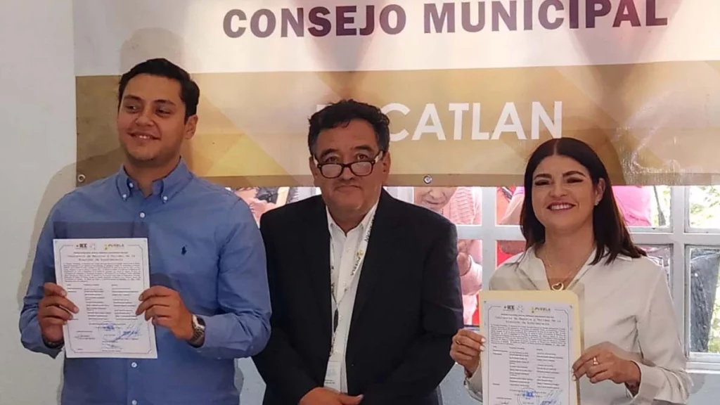 Recibe Bety Sánchez constancia como presidenta electa de Zacatlán