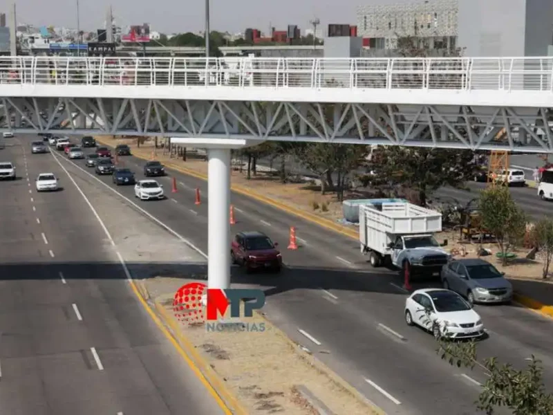 Serán dos puentes elevados los que se construirán en Vía Atlixcáyotl, anuncia gobernador