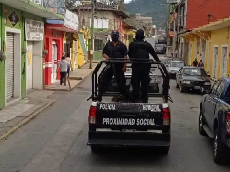 Investigan a alcaldes de Pahuatlán y Ahuazotepec por contratar “policías” no acreditados