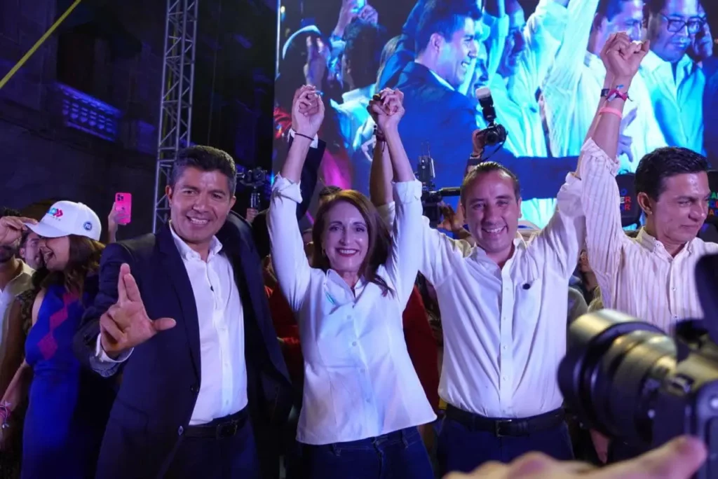 Eduardo Rivera, Augusta Díaz, Mario Riestra y Carlos Martínez Amador en campaña electoral.