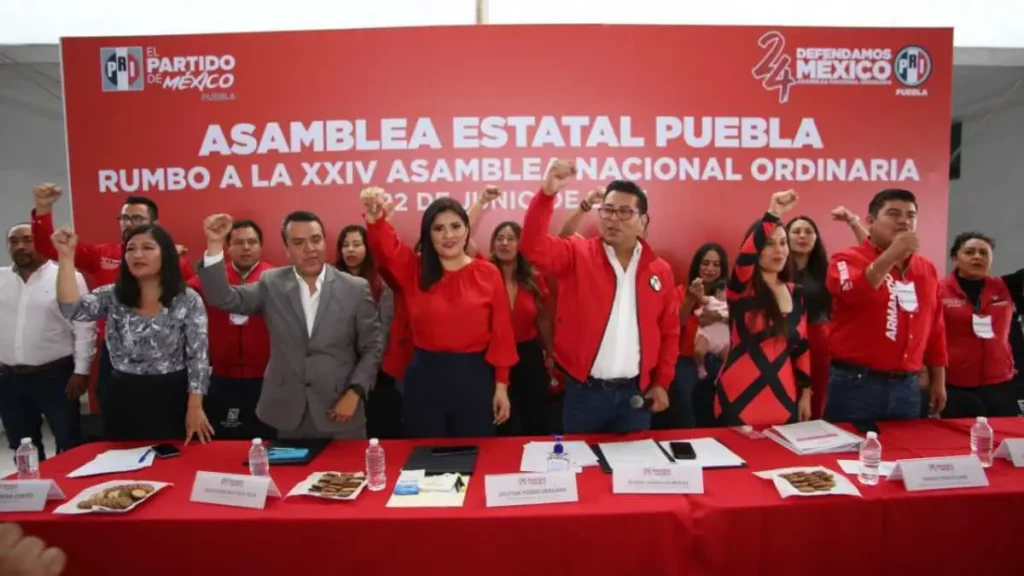 Néstor Camarillo no regresa como diputado local pero sí como líder del PRI