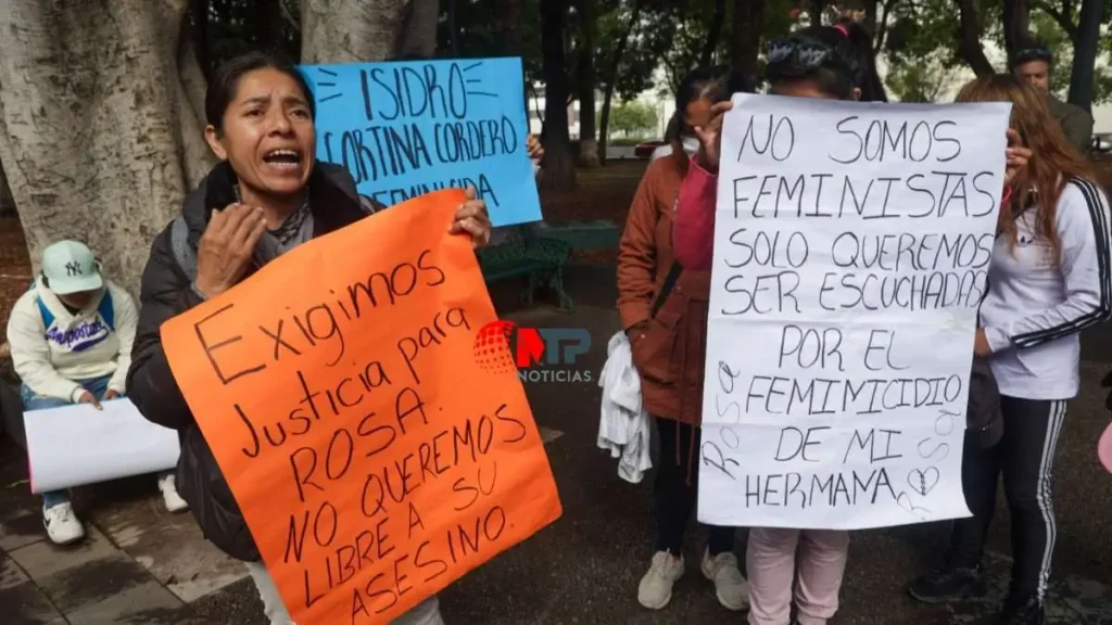 Rosa no se suicidó, su esposo la mató: familiares de mujer que cayó de edificio en Santa Lucía