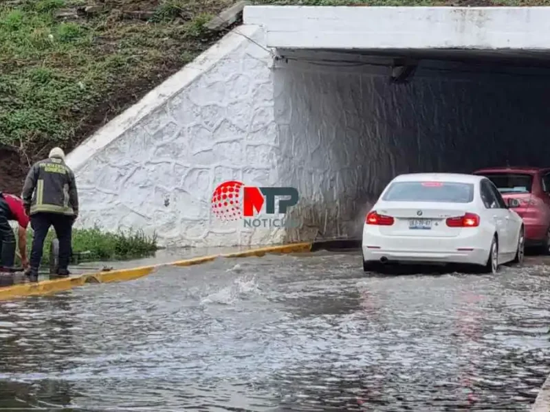 Volcaduras, inundaciones y puestos arrastrados, saldo de lluvias en Puebla