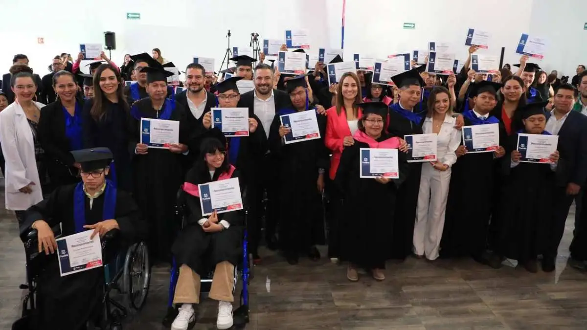 62 personas con discapacidad se gradúan de talleres del Ayuntamiento de Puebla