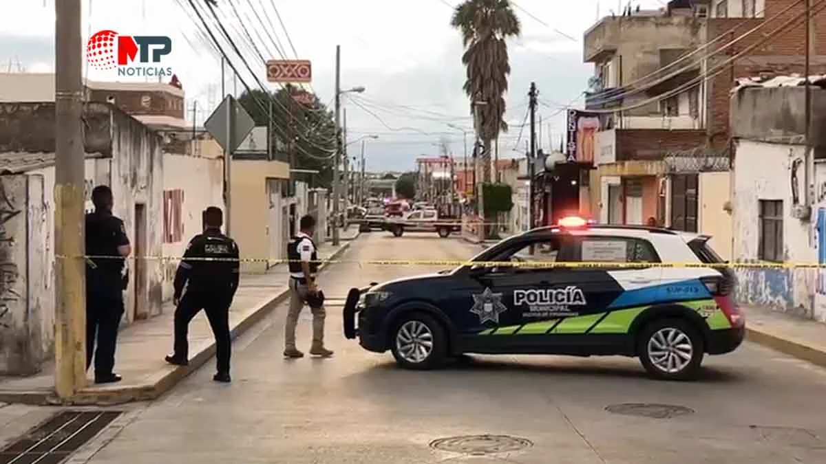 Encapuchados asesinan a balazos a joven en un Oxxo en Francisco Villa en Puebla