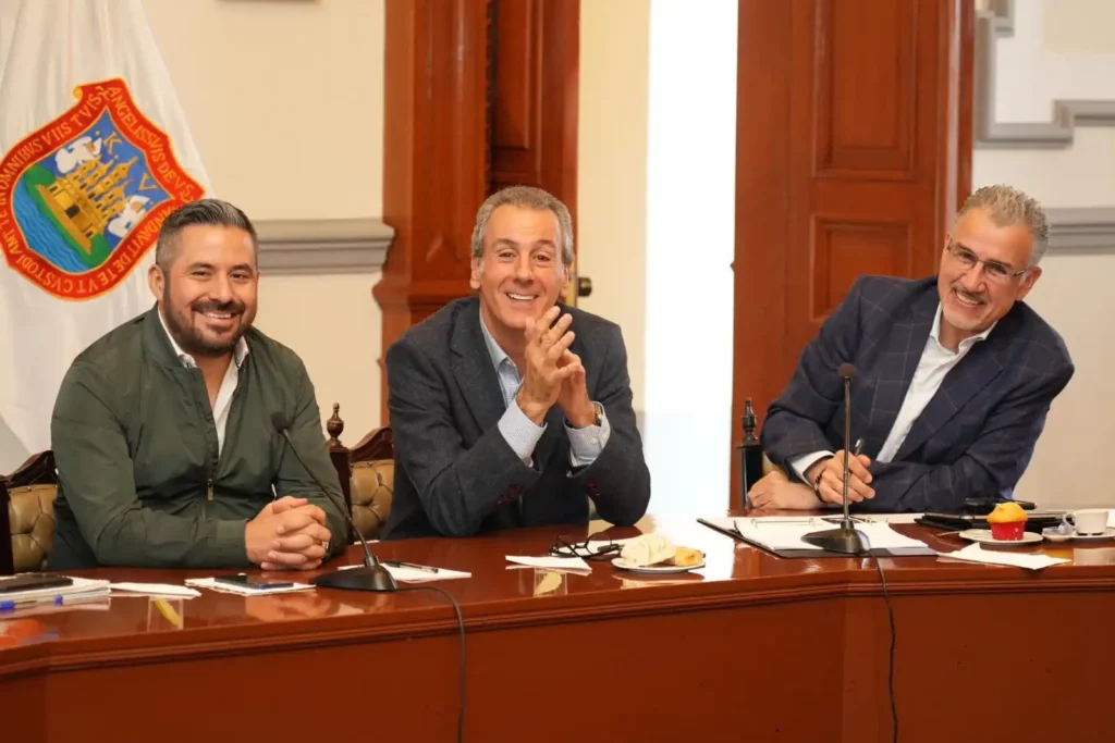 Adán Domínguez y Pepe Chedraui avanzan con entrega-recepción en Puebla capital