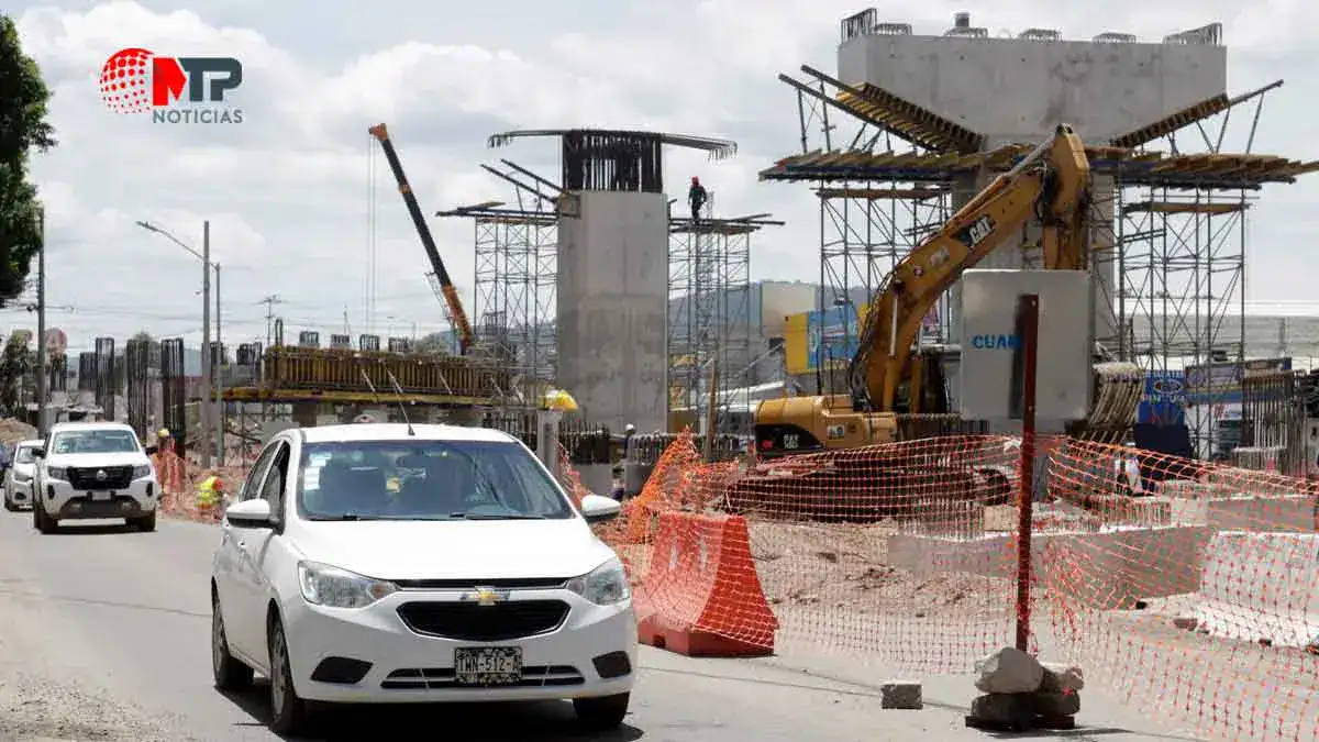 Adecúan paso provisional por obras del Distribuidor Vial Amalucan (FOTOS)