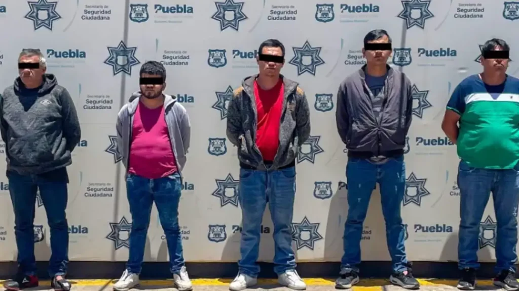 En pleno segundo piso de la autopista México-Puebla detienen a cinco por portación de armas