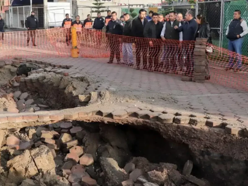 Socavón que se formó en Atzala es nuevo Tlatehui, tras ordenar estudios de la calle