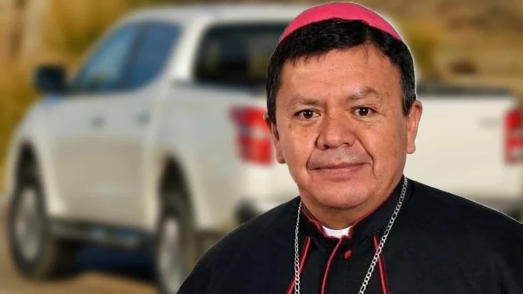 ¡Sin temor a Dios! A punta de pistola le roban su camioneta a obispo de Tehuacán