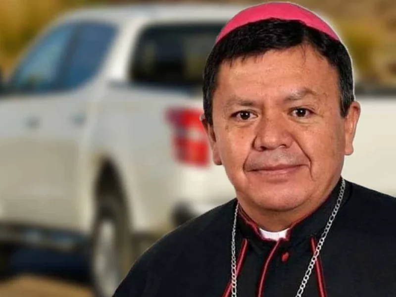 ¡Sin temor a Dios! A punta de pistola le roban su camioneta a obispo de Tehuacán