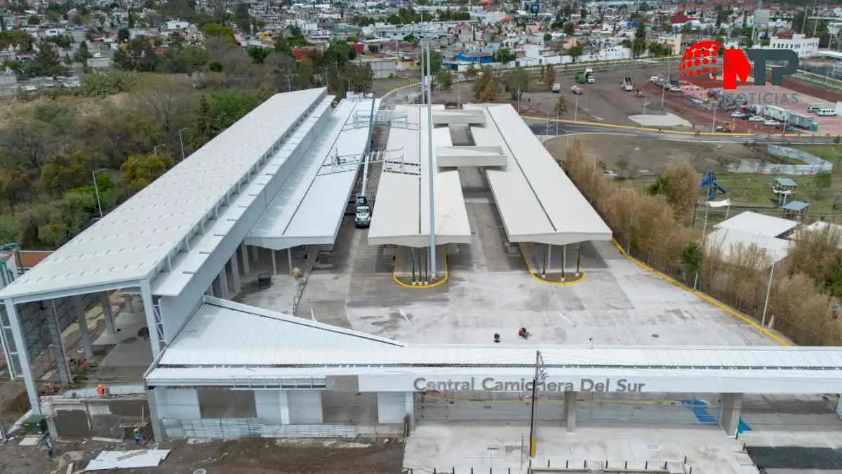 Ayuntamiento de Puebla retirará jaulas para autos y ambulantes en la CETRAM/