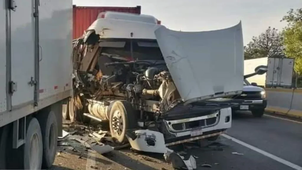 ¡Precaución! Por choque en la México-Puebla hay reducción de carriles