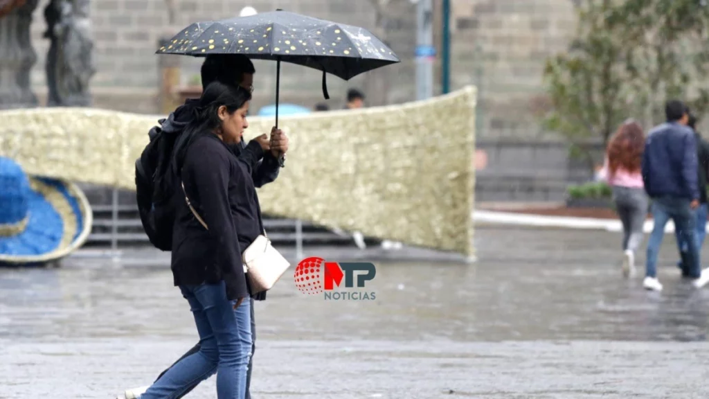 ¡No guardes el paraguas! Habrá fuertes lluvias en Puebla por onda tropical 11