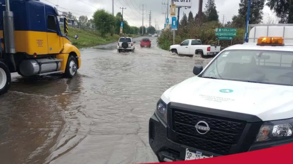 Hospitales dañados y deslaves, esto han dejado las lluvias en Puebla