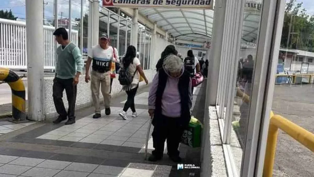 ¡Desgarrador! María de Jesús lleva dos años esperando a su hija en la CAPU Puebla