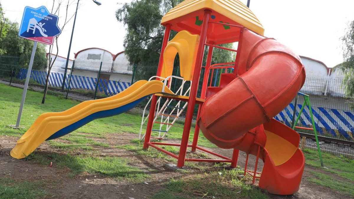 Nuevos Juegos infantiles en el parque Los Pinos