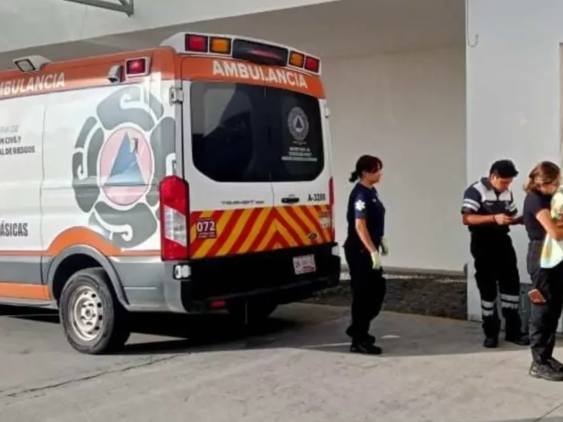 Paramédicos auxilian parto de mujer en su casa en la Aquiles Serdán, Puebla