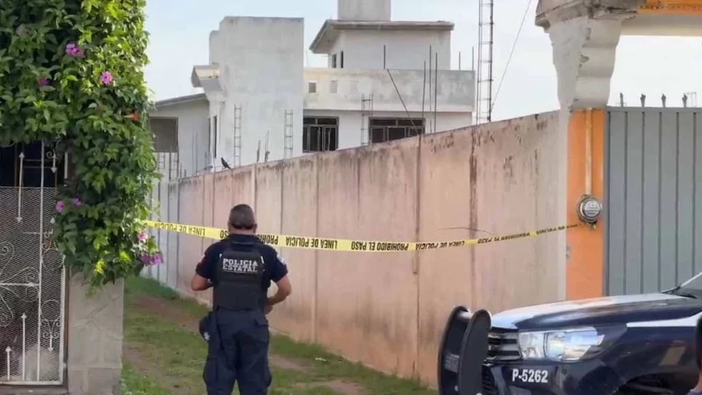 Niños hallan cadáver de una mujer en una casa en obra negra en Cuautlancingo