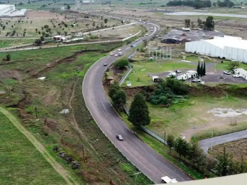 Con 41.1 MDP, rehabilita Sergio Salomón carretera Ramal-Aeropuerto en Huejotzingo