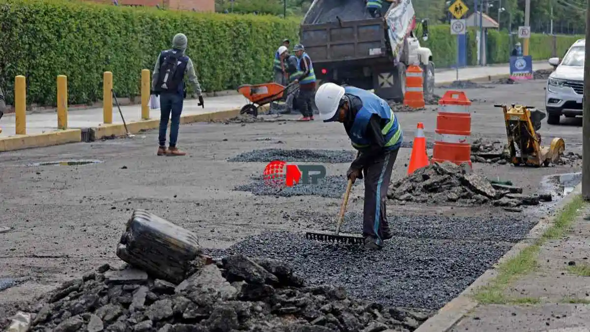 Suma Ayuntamiento de Puebla 8 millones más para tapar baches en 2024