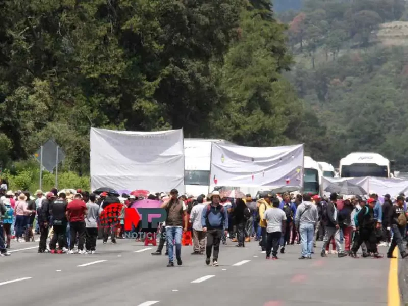 Suman 20 horas de bloqueo en Arco Norte, federal y la autopista México-Puebla