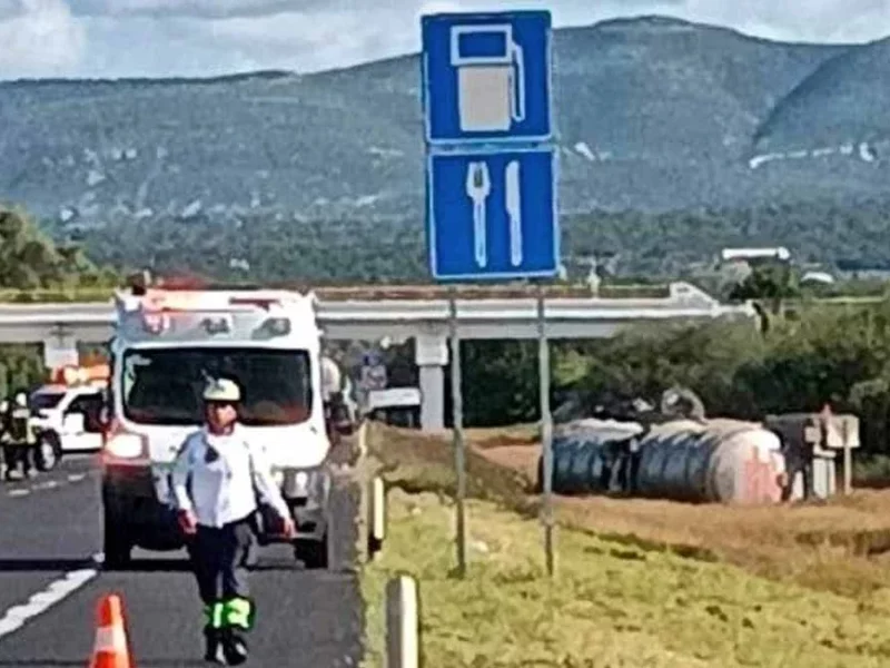 Cierres en la Cuacnopalan-Oaxaca y la México-Puebla por volcadura de pipa y choque de tráiler