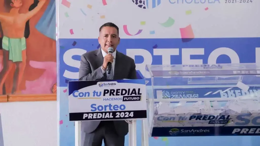 Edmundo Tlatehui durante el Sorteo predial 2024