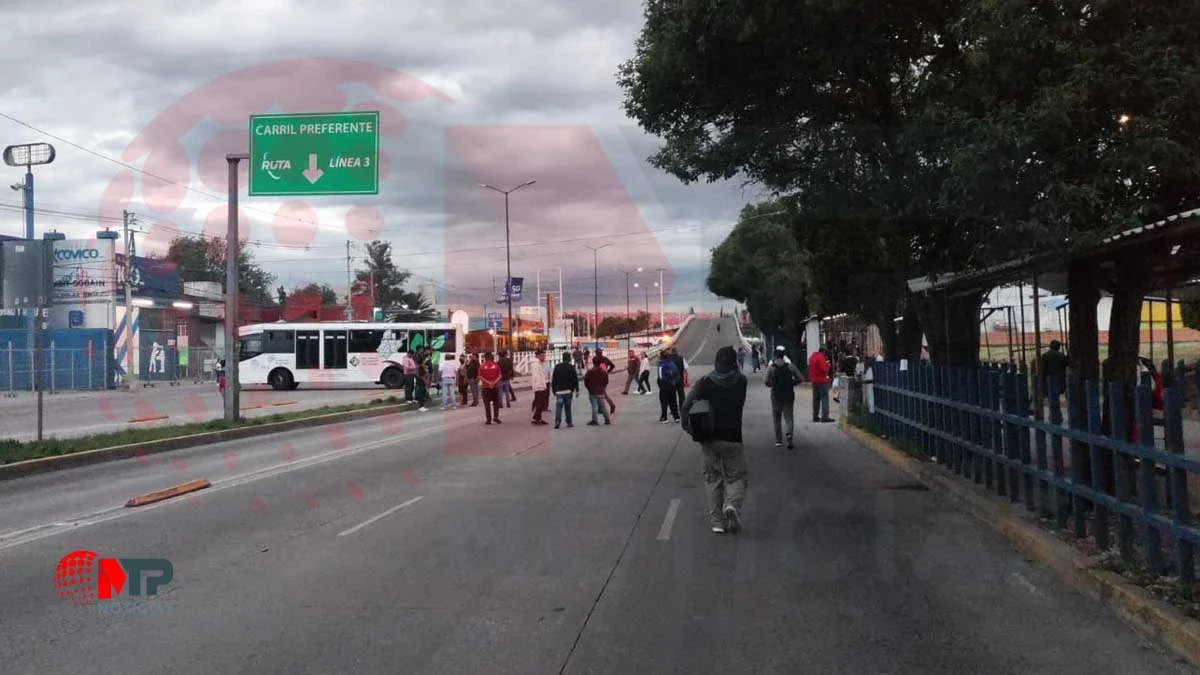 Enfrentamiento entre civiles y policías deja tres heridos en Sam’s de la CAPU