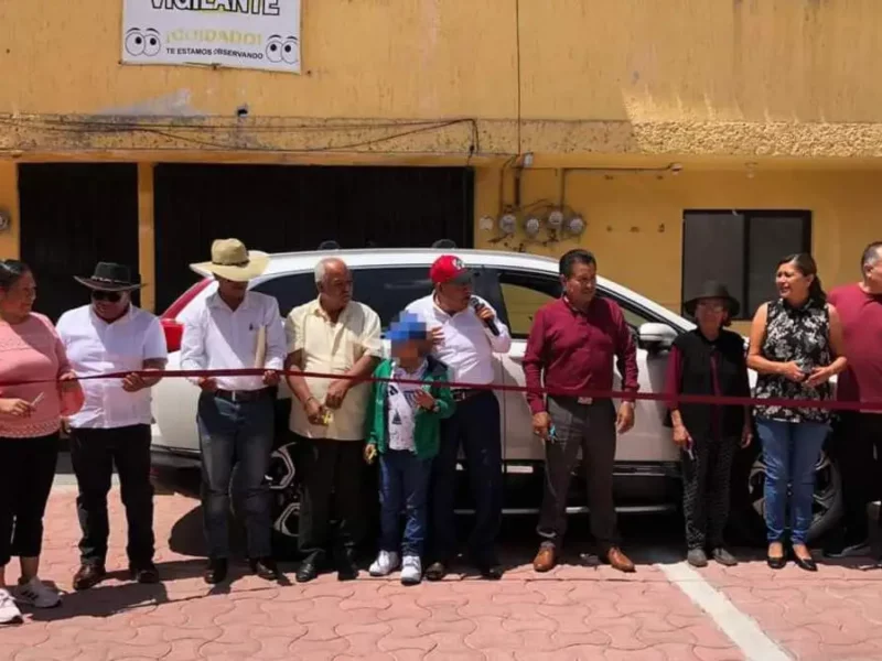 Entrega de obras calle Miguel Hidalgo