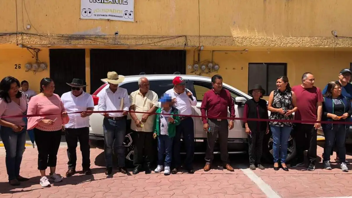 Entrega de obras calle Miguel Hidalgo