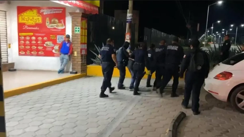 Ladrones asaltan a ministerial y él mata a uno, en Tehuacán