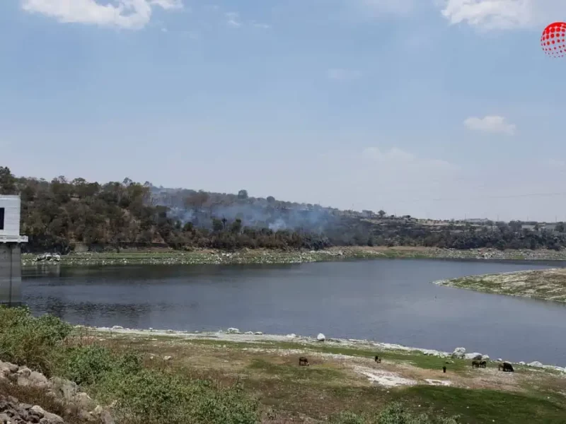 Localizan cadáver de bebé flotando en el canal de Valsequillo