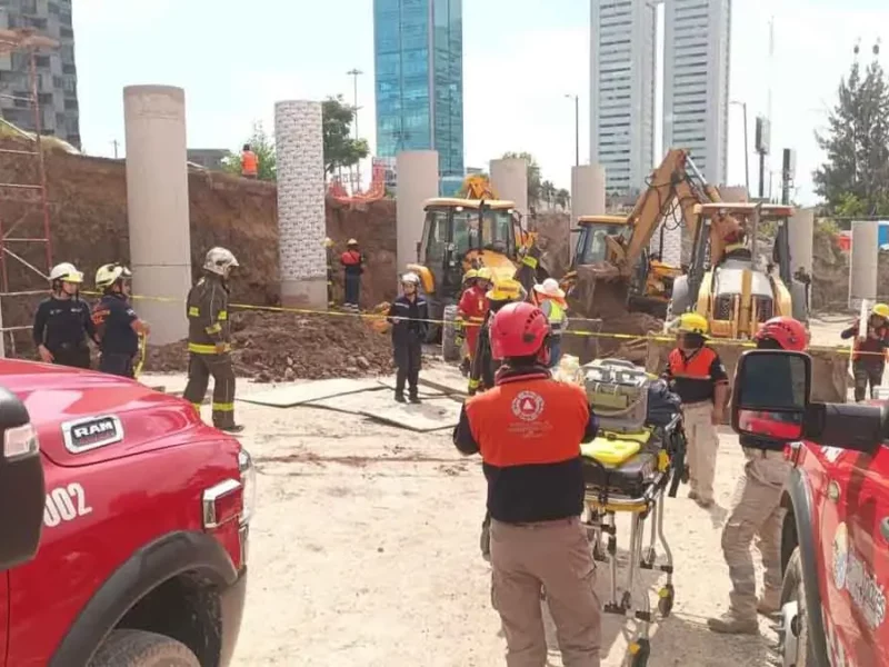 Muere trabajador por accidente en obras de distribuidor en Atlixcáyotl y Periférico