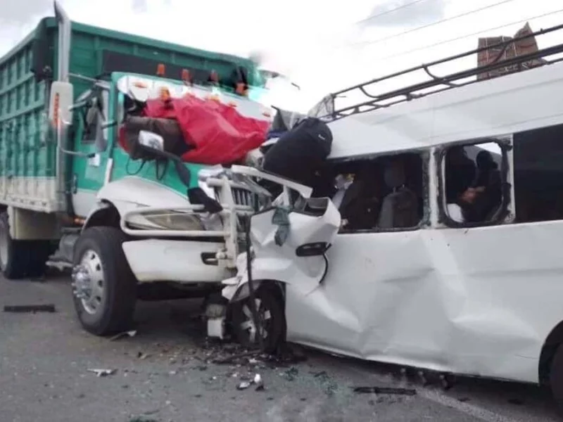 Nueve muertos y 12 heridos deja accidente en la carretera Atexcac - Guadalupe Victoria