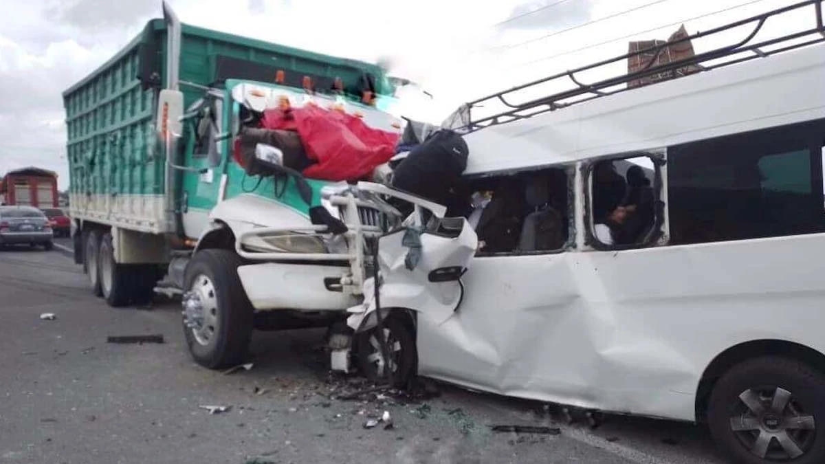 Nueve muertos y 12 heridos deja accidente en la carretera Atexcac - Guadalupe Victoria